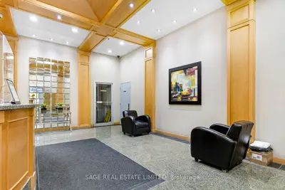 43 Eglinton Avenue E 306, Toronto C10, ON M2L 1A2