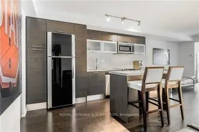 386 Yonge Street 1409, Toronto C01, ON M5B 0A5