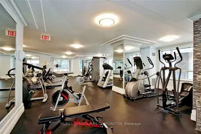 887 Bay Street 1403, Toronto C01, ON M5S 3K4