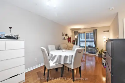 250 Wellington Street W 1629, Toronto C01, On M5v 3p6