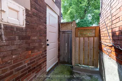 98 Concord Avenue 2nd fl, Toronto C01, ON M6H 2P3