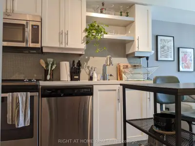 525 Adelaide Street W 629, Toronto C01, ON M5V 0N7
