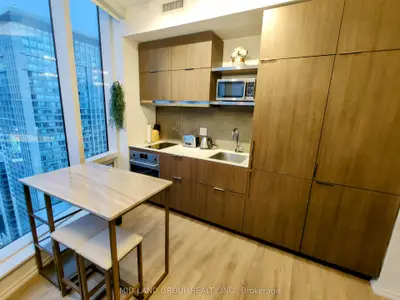 197 Yonge Street 2912, Toronto C08, ON M5B 1M4