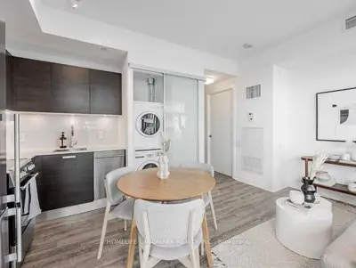 42 Charles Street E 2210, Toronto C08, ON M4Y 0B7