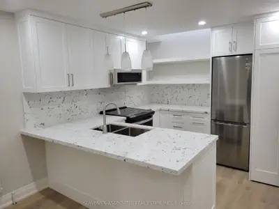528 Eglinton Avenue W A, Toronto C04, ON M5N 1B4