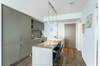 88 Harbour Street 5508, Toronto C01, ON M5J 0B5
