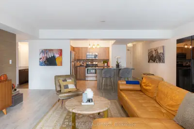 11 St Joseph Street PH03, Toronto C01, ON M4Y 3G4