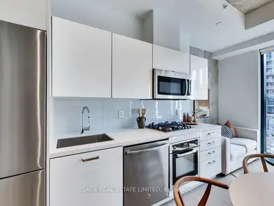 11 Charlotte Street 210, Toronto C01, ON M5V 0M6