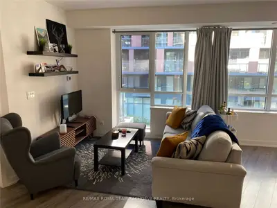 50 Bruyeres Mews E 315, Toronto C01, ON M5V 0H8