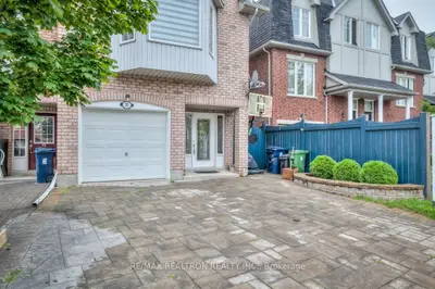 31 Jinnah Court, Toronto C13, ON M4A 2Y2