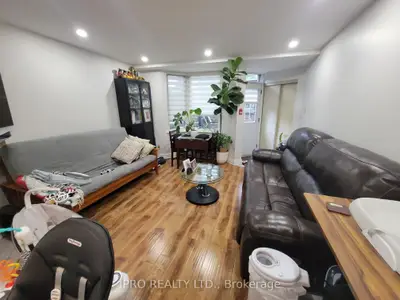592 A Wellington Street W, Toronto C01, ON M5V 2X5