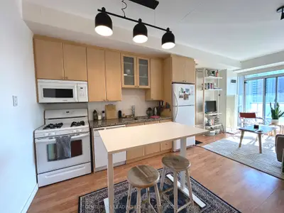 1 Shaw Street 1022, Toronto C01, ON M6K 0A1