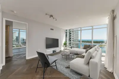 15 Fort York Boulevard 4710, Toronto C01, ON M5V 3Y4