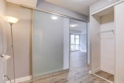 220 Victoria Street 1005, Toronto C08, ON M5B 2R6