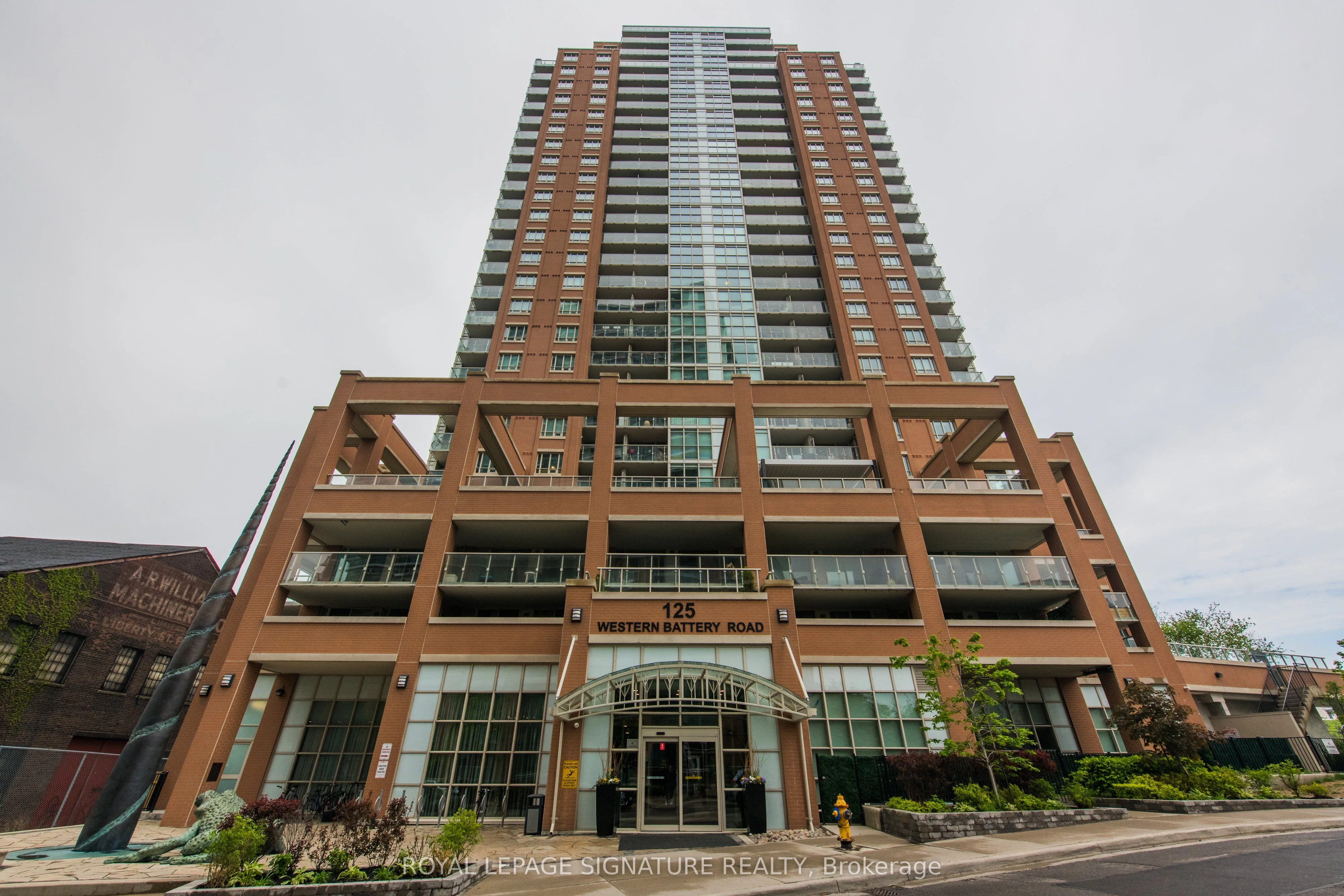 125 Western Battery Road 606, Toronto C01, ON M6K 3R8
