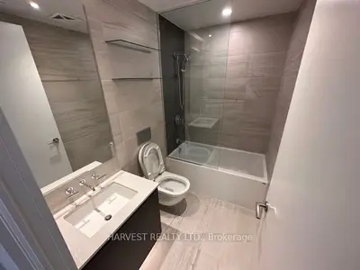 81 Wellesley Street E 2105, Toronto C08, ON N5V 1J6