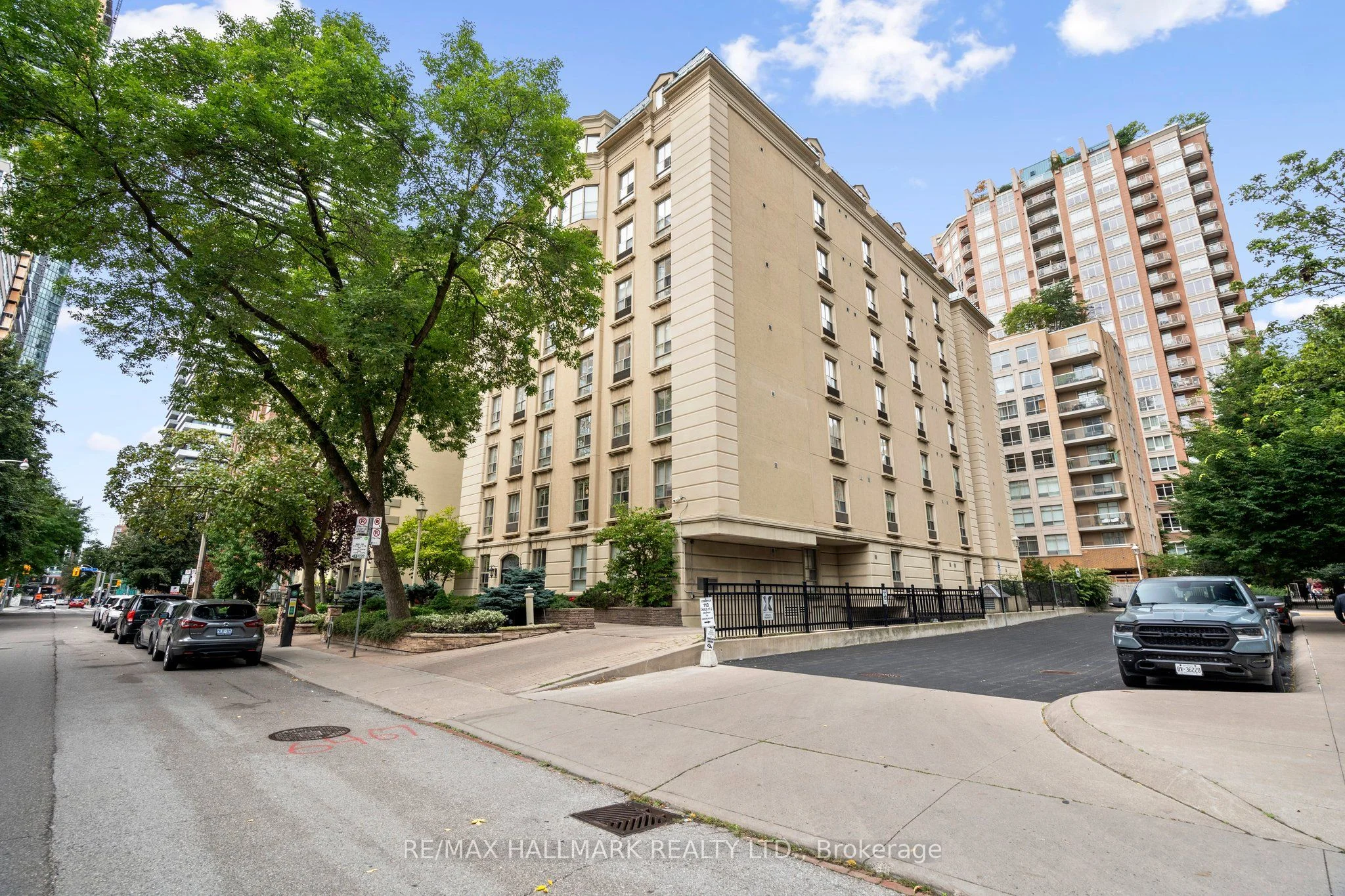 88 Charles Street E 709, Toronto C08, On M4y 2w7