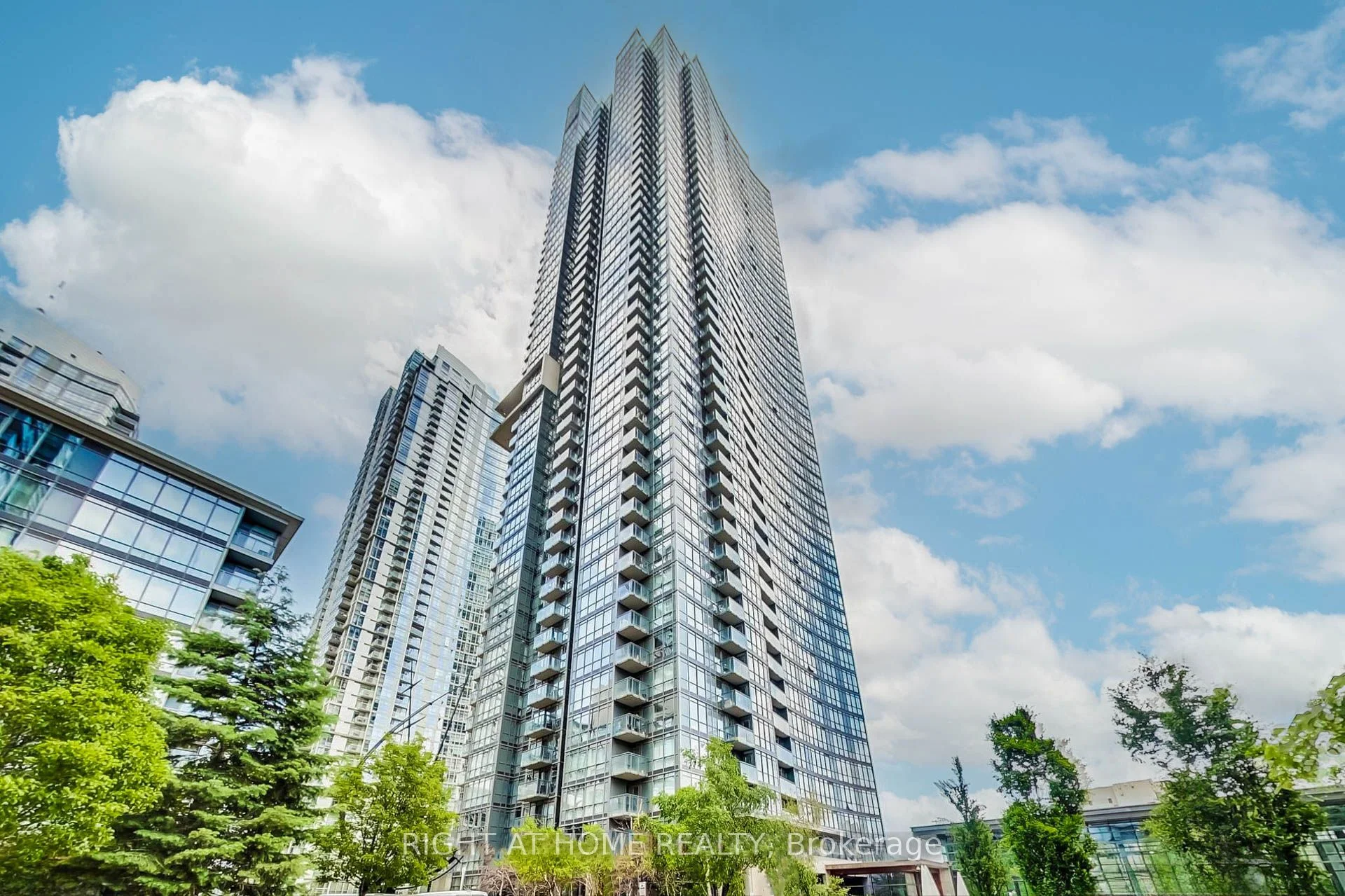 11 Brunel Court 5311, Toronto C01, ON M5V 3Y3