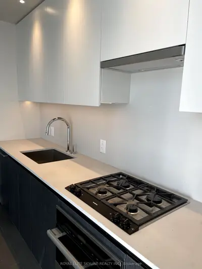 81 Wellesley Street E 2604, Toronto C08, ON M4Y 0C5