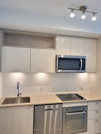 121 Lower Sherbourne Street 840 SW, Toronto C08, ON M5A 0W8