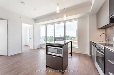203 College Street 1102, Toronto C01, ON M5T 1P9