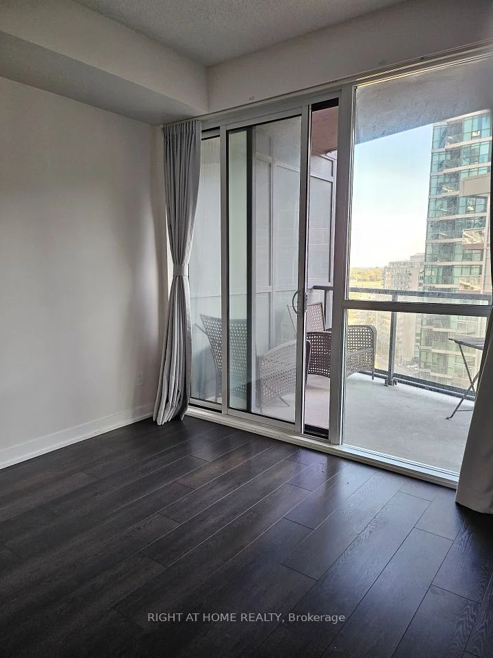 20 Bruyeres Mews 1611, Toronto C01, ON M5V 0G8