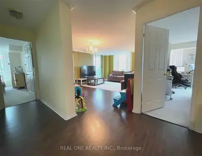 28 Pemberton Avenue 1001, Toronto C14, ON M2M 4L1