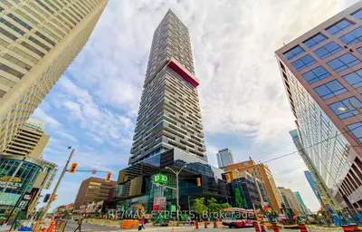 8 Eglinton Avenue E 907, Toronto C10, ON M4P 0C1