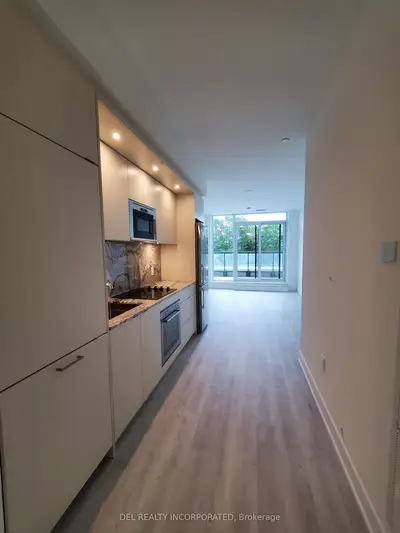 30 Inn On The Park Drive 412, Toronto C13, ON M3C 0P8