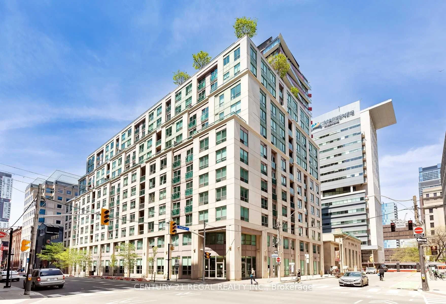 168 Simcoe Street 1208, Toronto C01, ON M5T 1T4