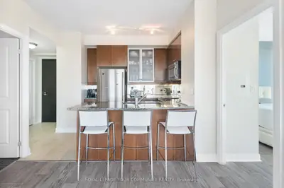18 Yorkville Avenue 1109, Toronto C02, ON M4W 3Y8
