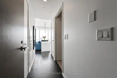 1 Bloor Street E 5303, Toronto C08, ON M4W 0A8