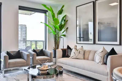 215 Lonsdale Road 1206, Toronto C03, ON M4V 1W7