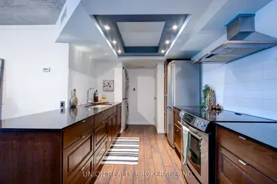 1001 Bay Street 719, Toronto C01, ON M5S 3A6