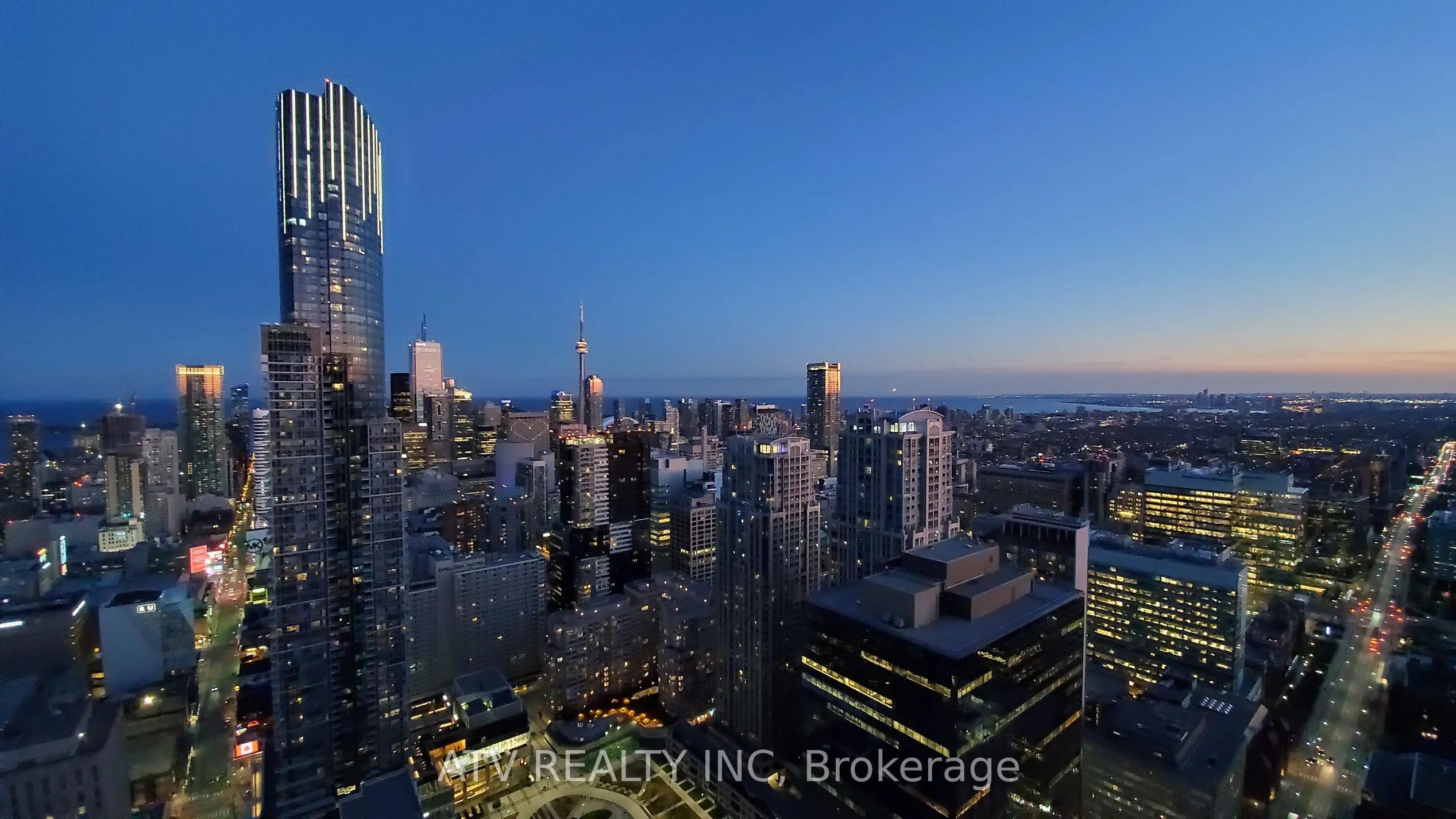 7 Grenville Street 5510, Toronto C01, On M4y 0e9