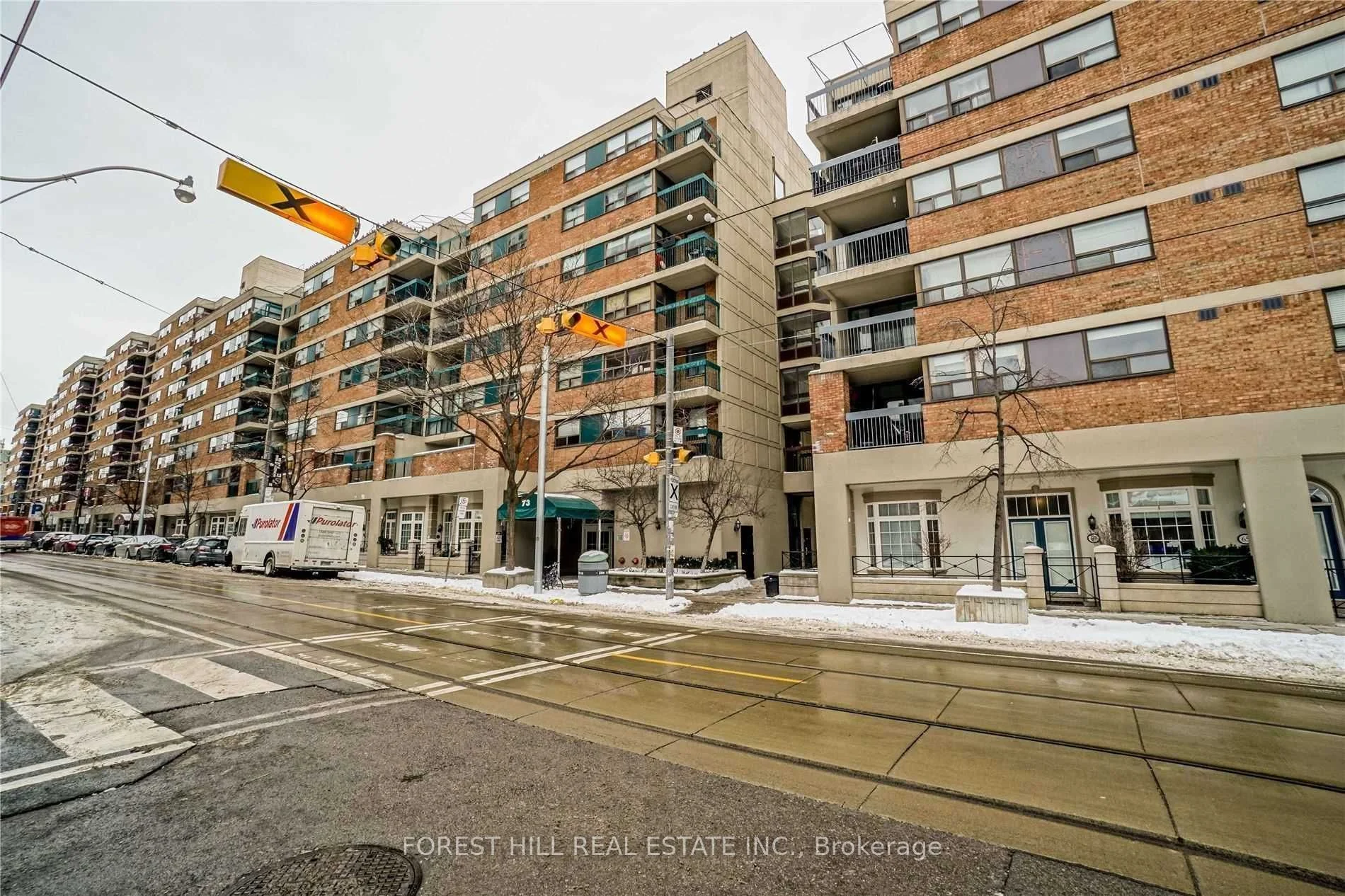 73 Mccaul Street 528, Toronto C01, ON M5T 2X2