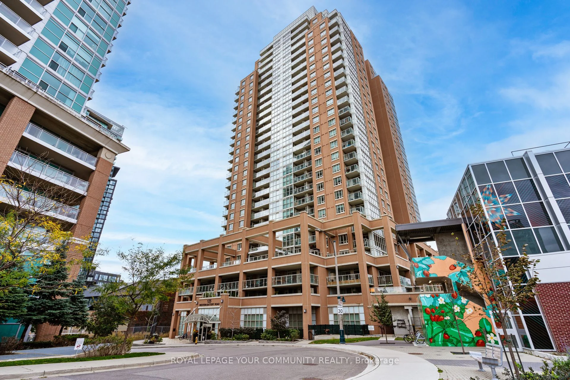 125 Western Battery Road 612, Toronto C01, On M6k 3r8