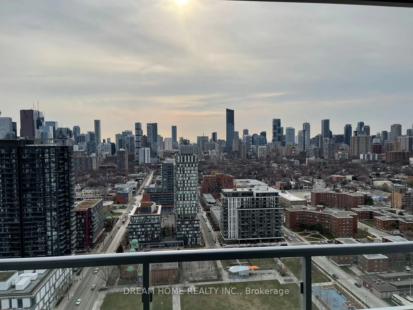 225 Sumach Street 2707, Toronto C08, ON M5A 0P8