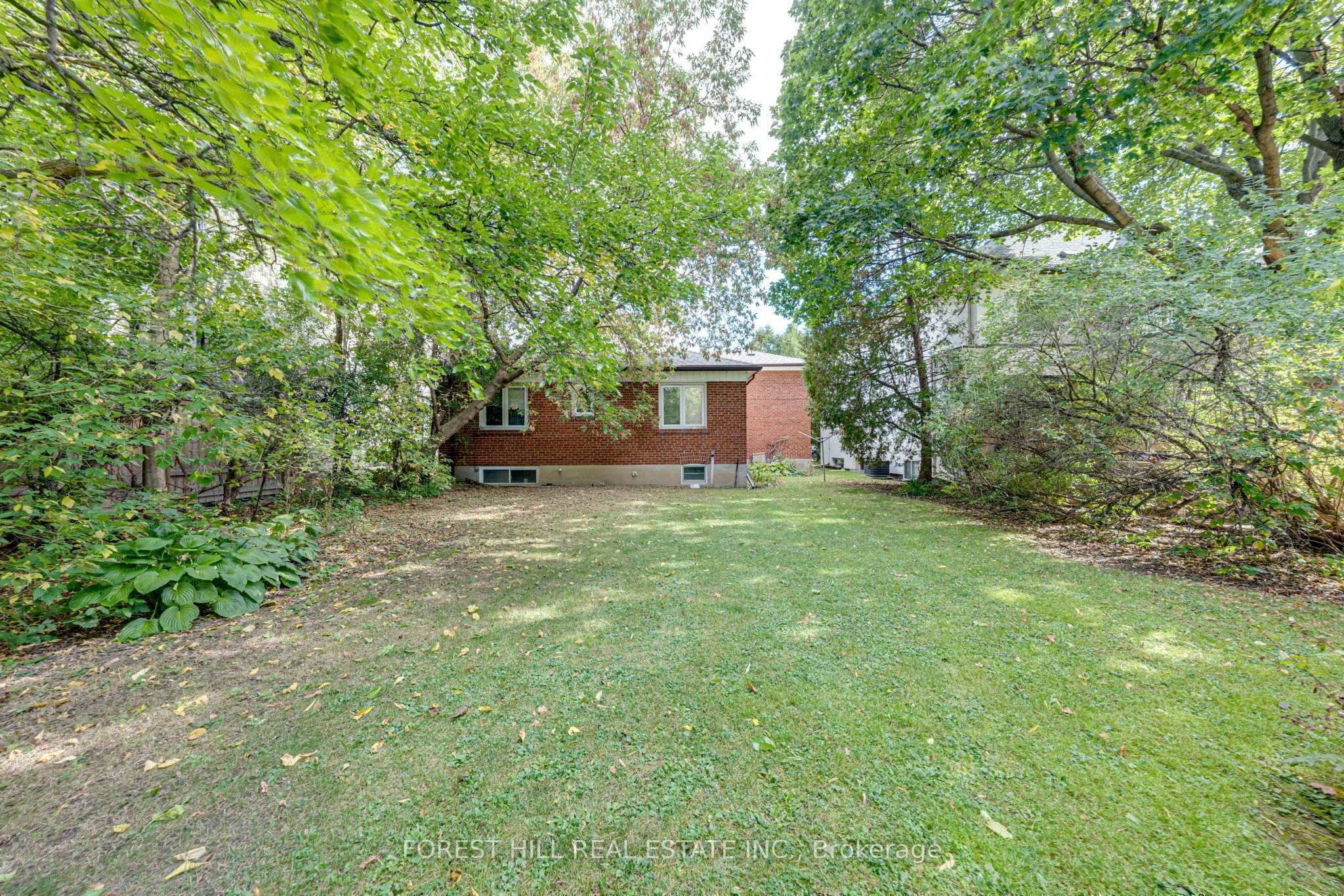12 Kainona Avenue, Toronto C06, ON M3H 3H5