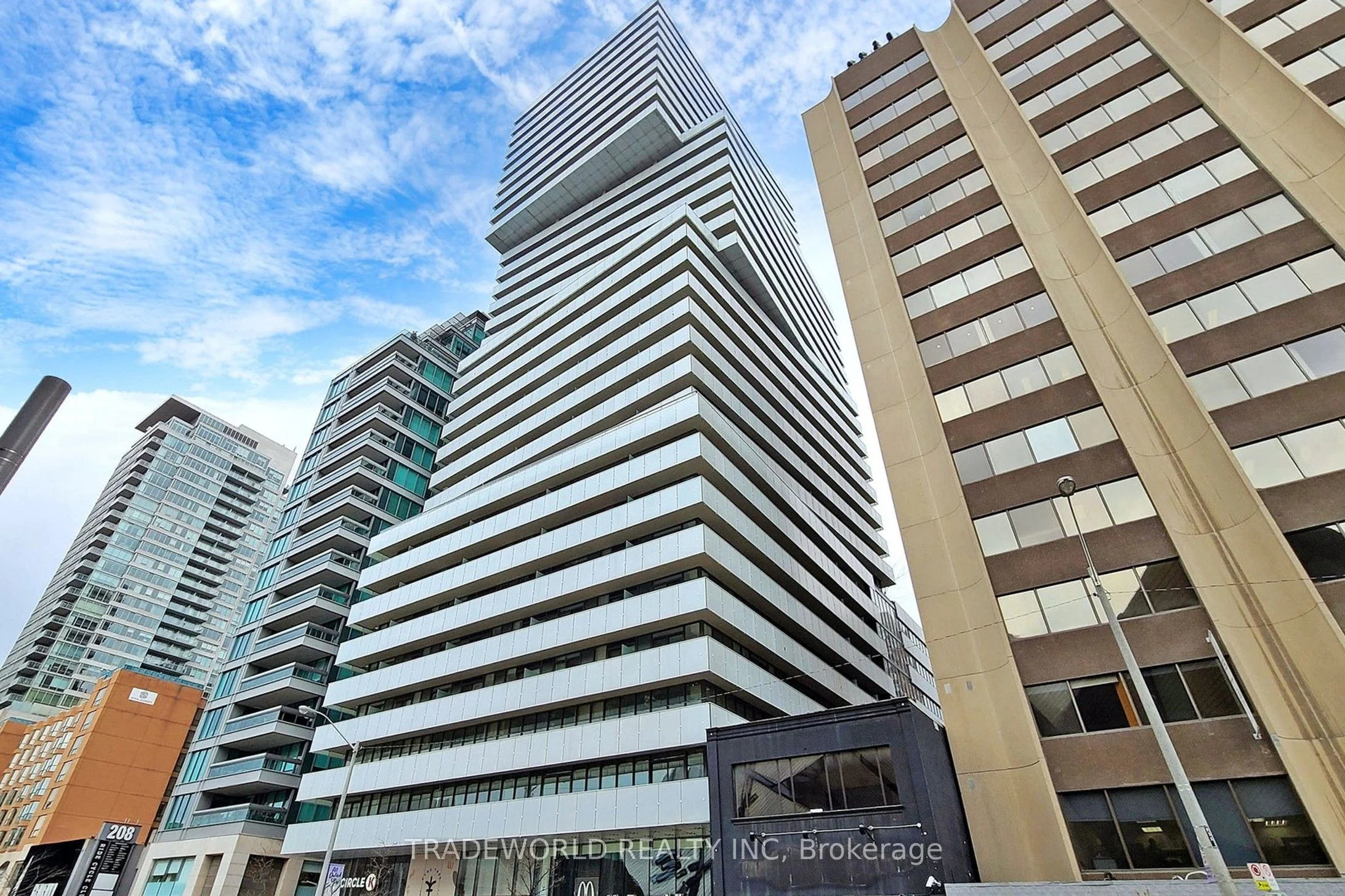 200 Bloor Street W 1808, Toronto C02, ON M5S 1T8