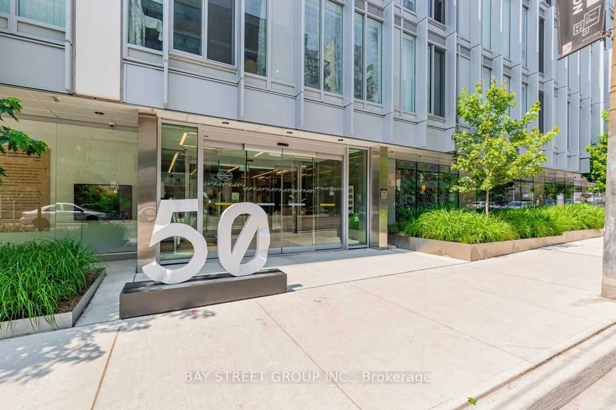 50 Mccaul Street 316, Toronto C01, On M5t 1v9