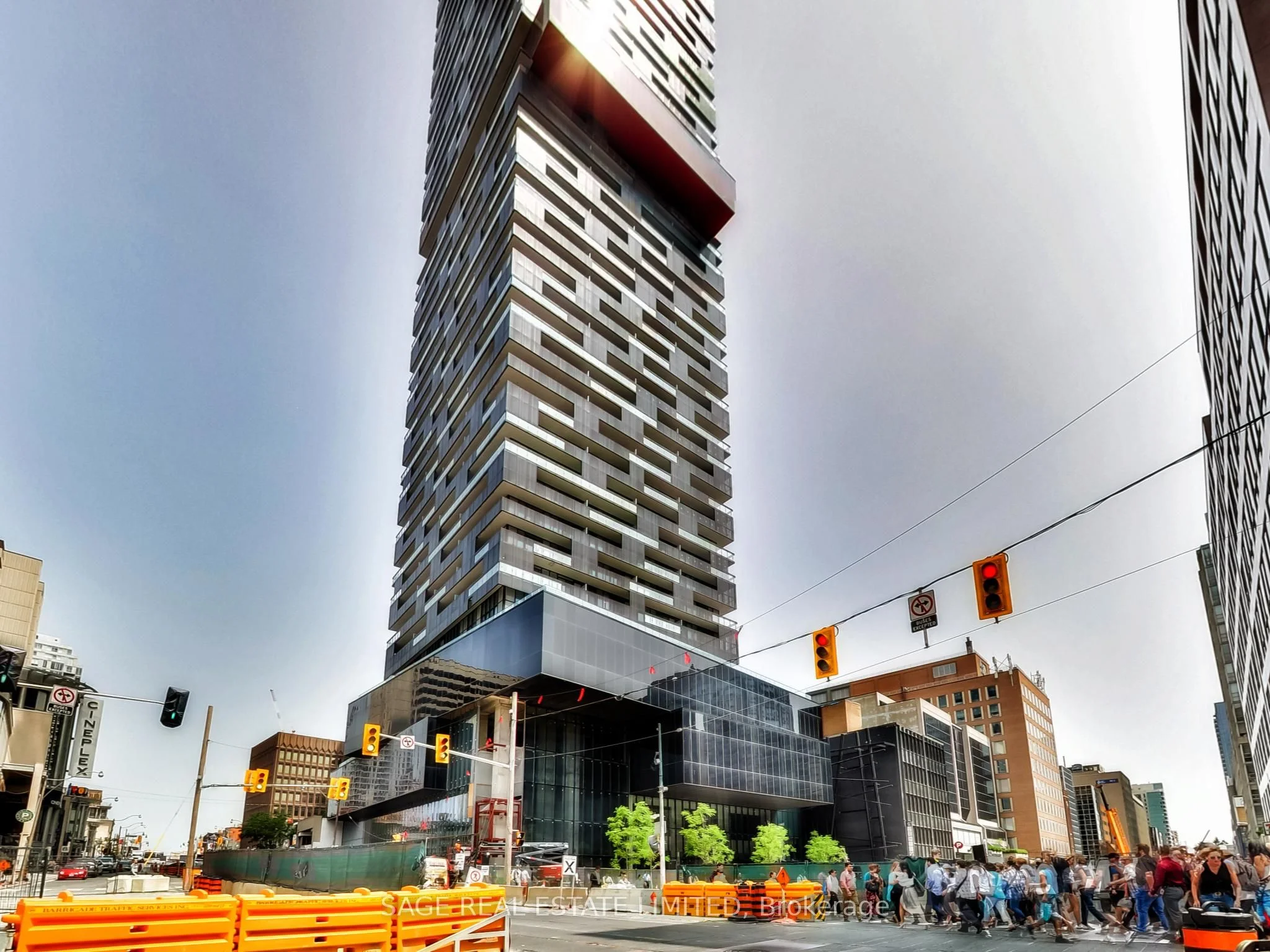 8 Eglinton Avenue E 5012, Toronto C10, ON M4P 0C1