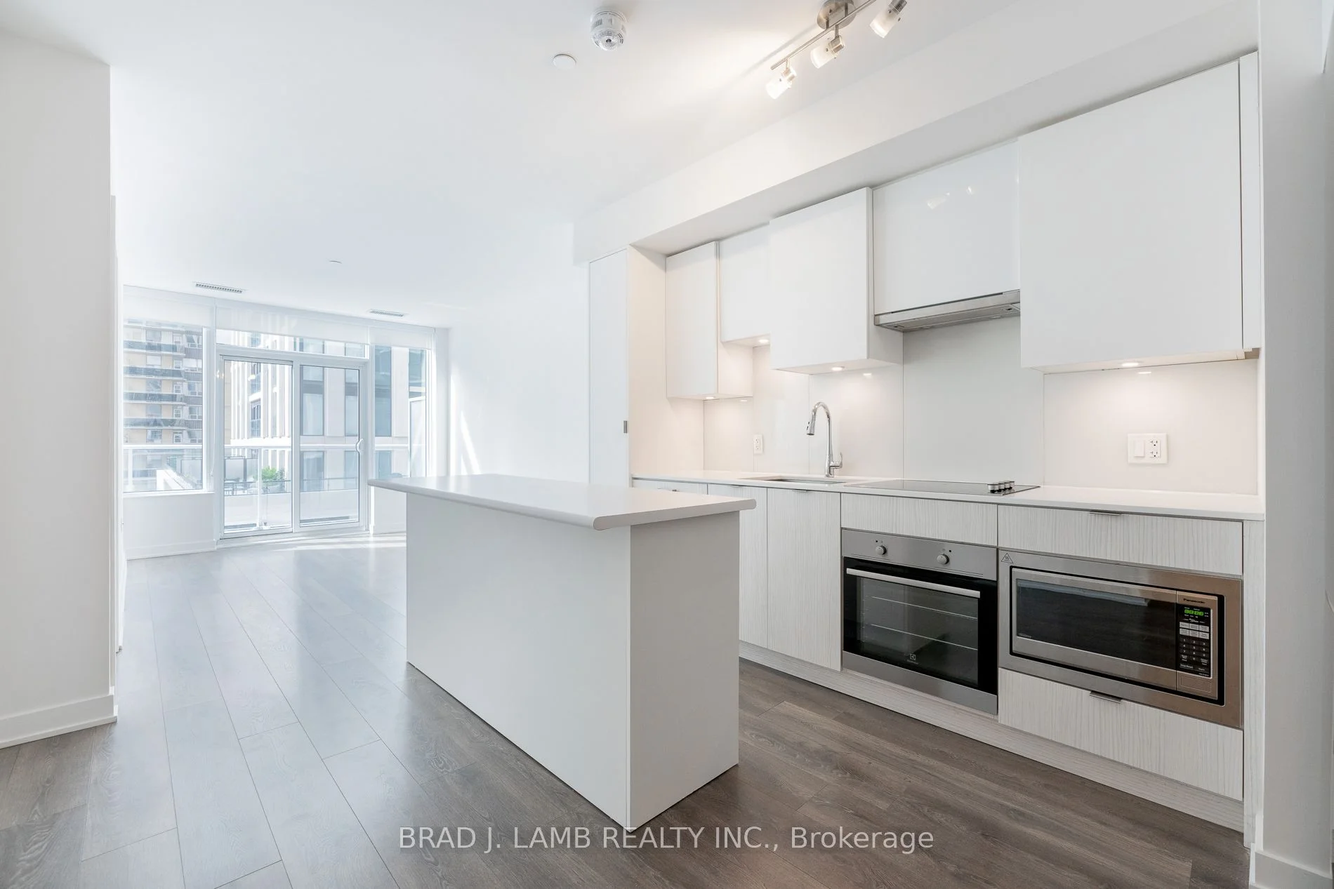195 REDPATH Avenue 513, Toronto C10, ON M4P 0E4