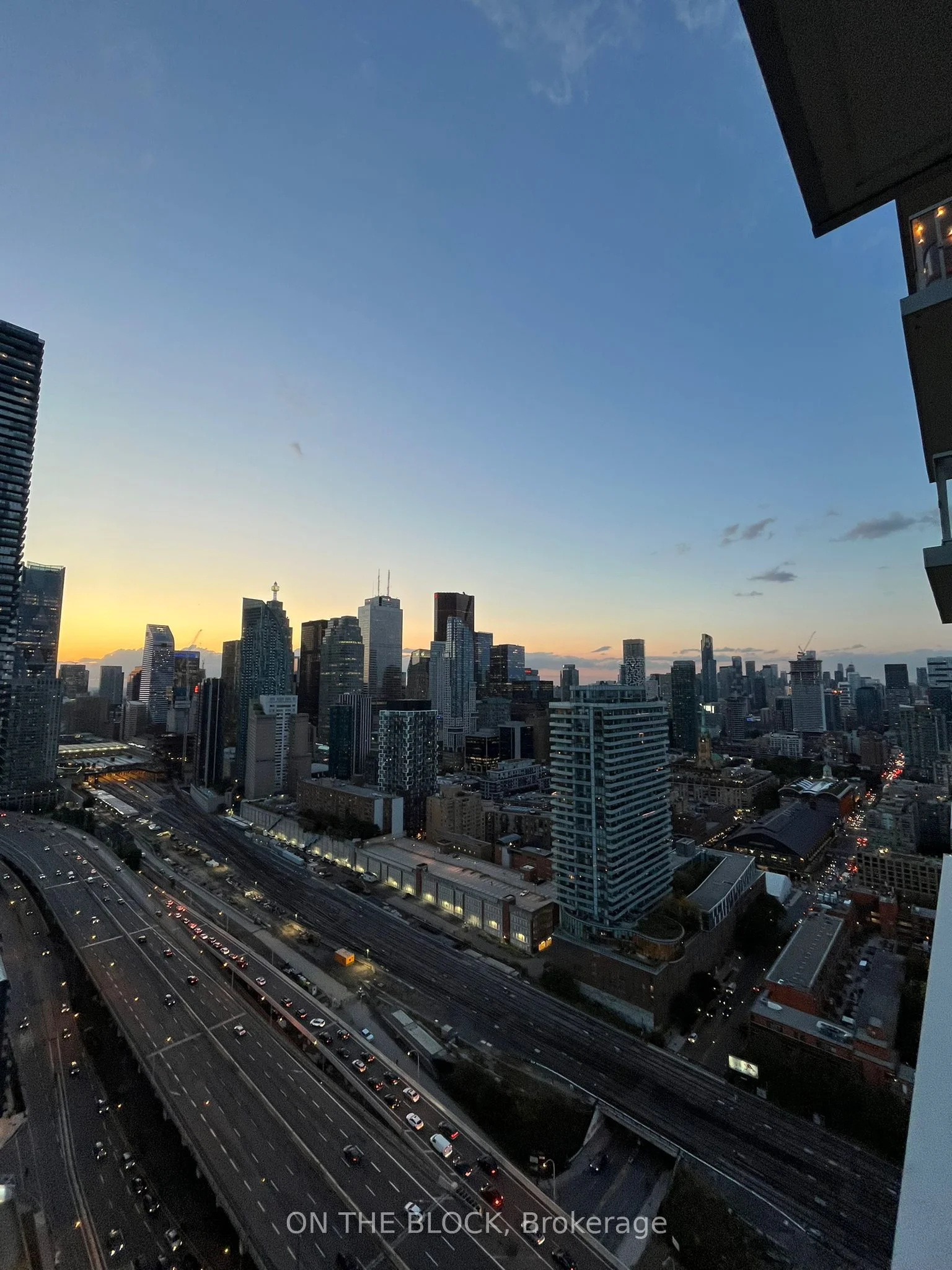 20 Richardson Street 3307, Toronto C08, On M5a 0s6