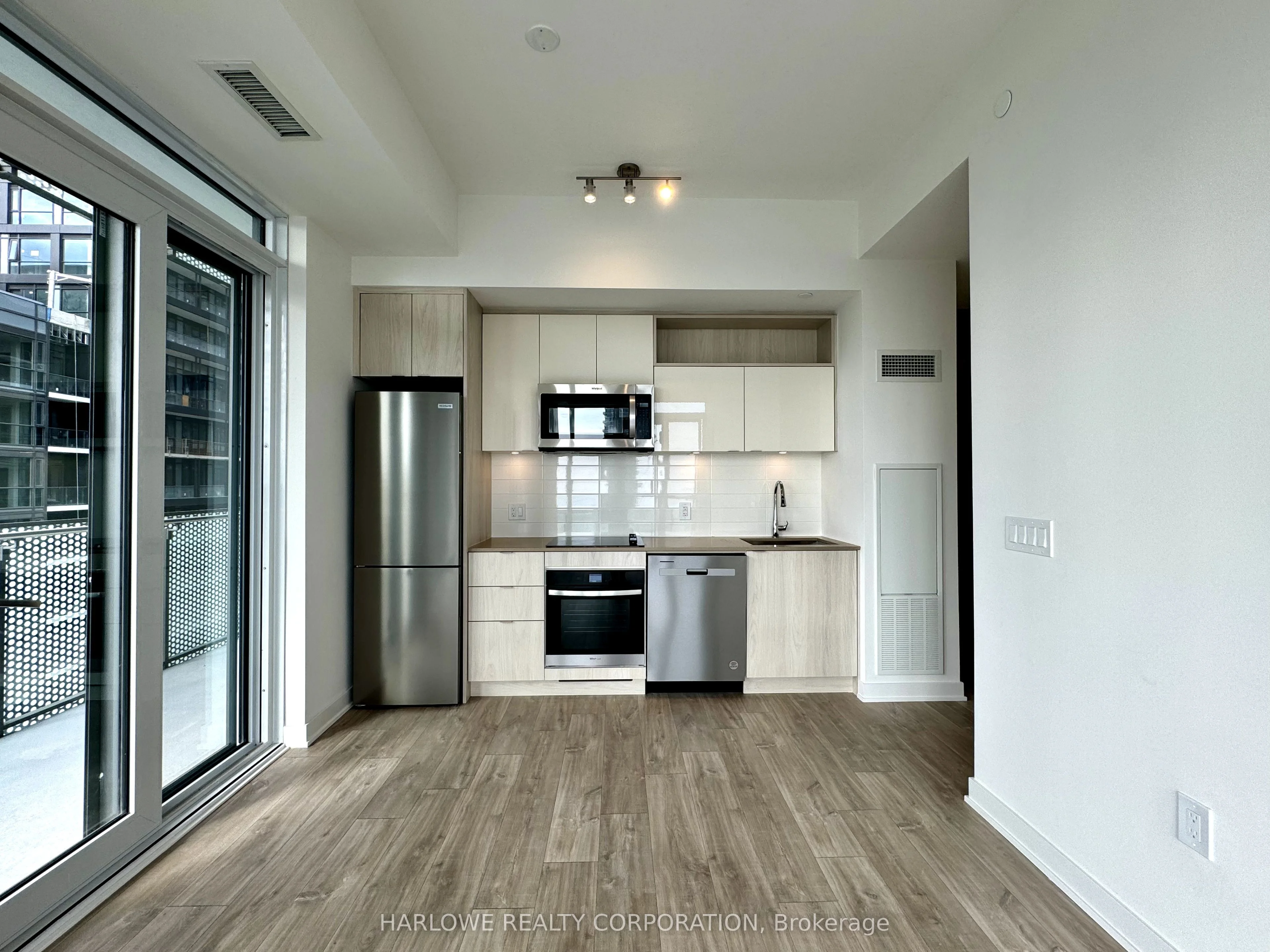 60 Princess Street 1717 SE, Toronto C08, ON M5A 2C7