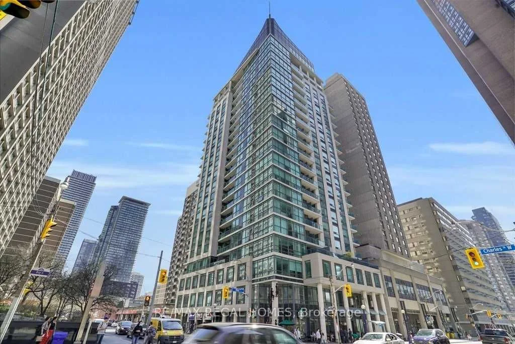 1121 Bay Street E 202, Toronto C01, On M5s 3l9