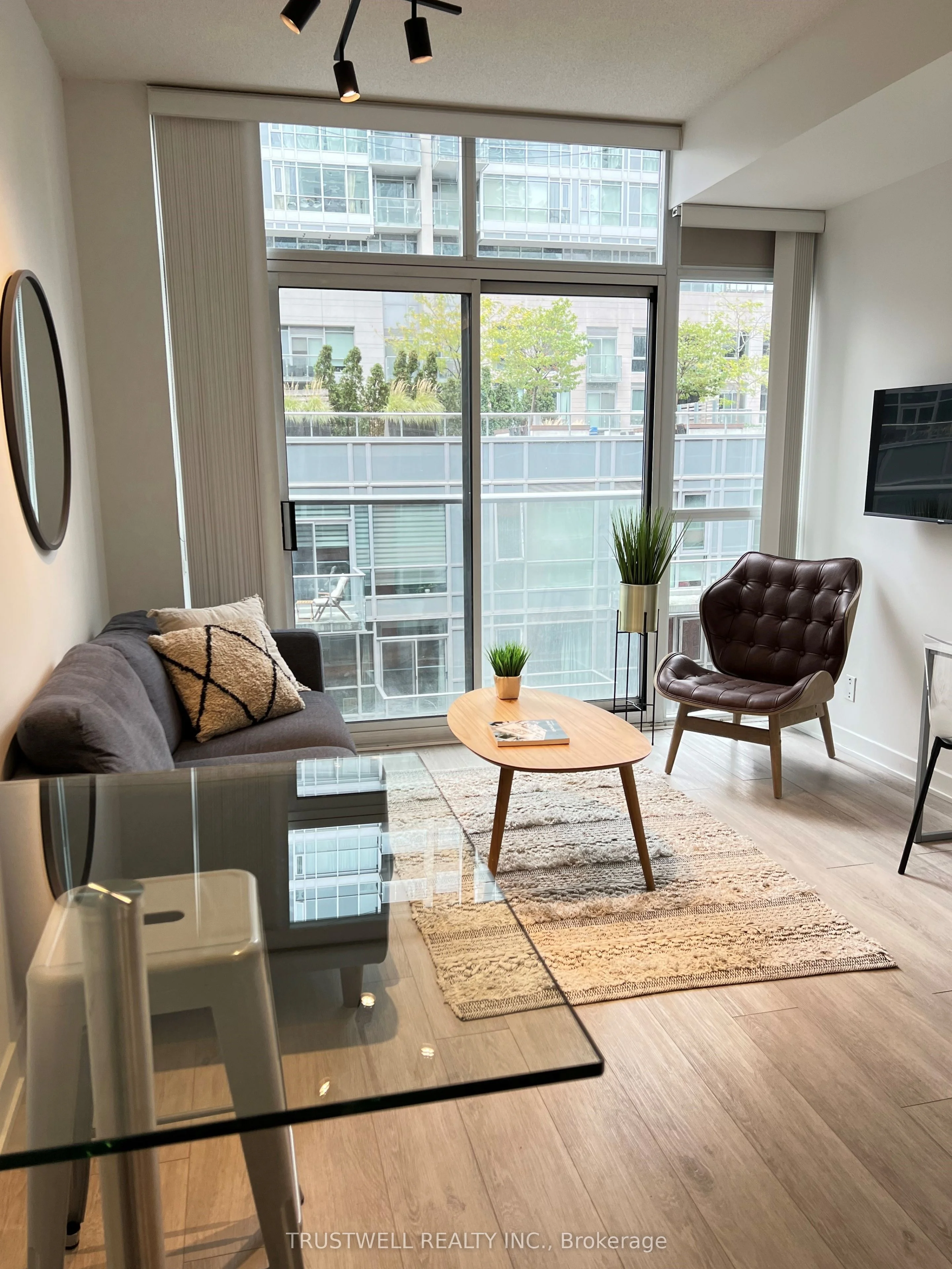 21 Nelson Street 717, Toronto C01, ON M5V 3H9
