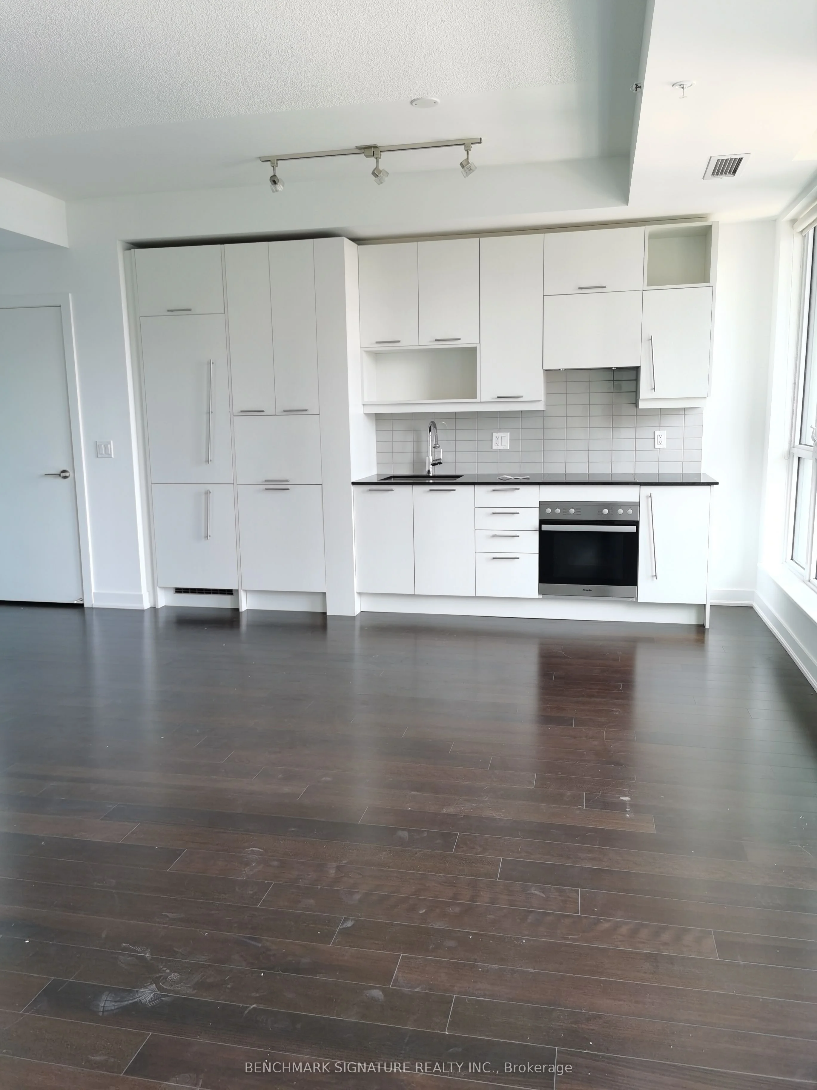 30 Nelson Street 2504, Toronto C01, ON M5V 0H5