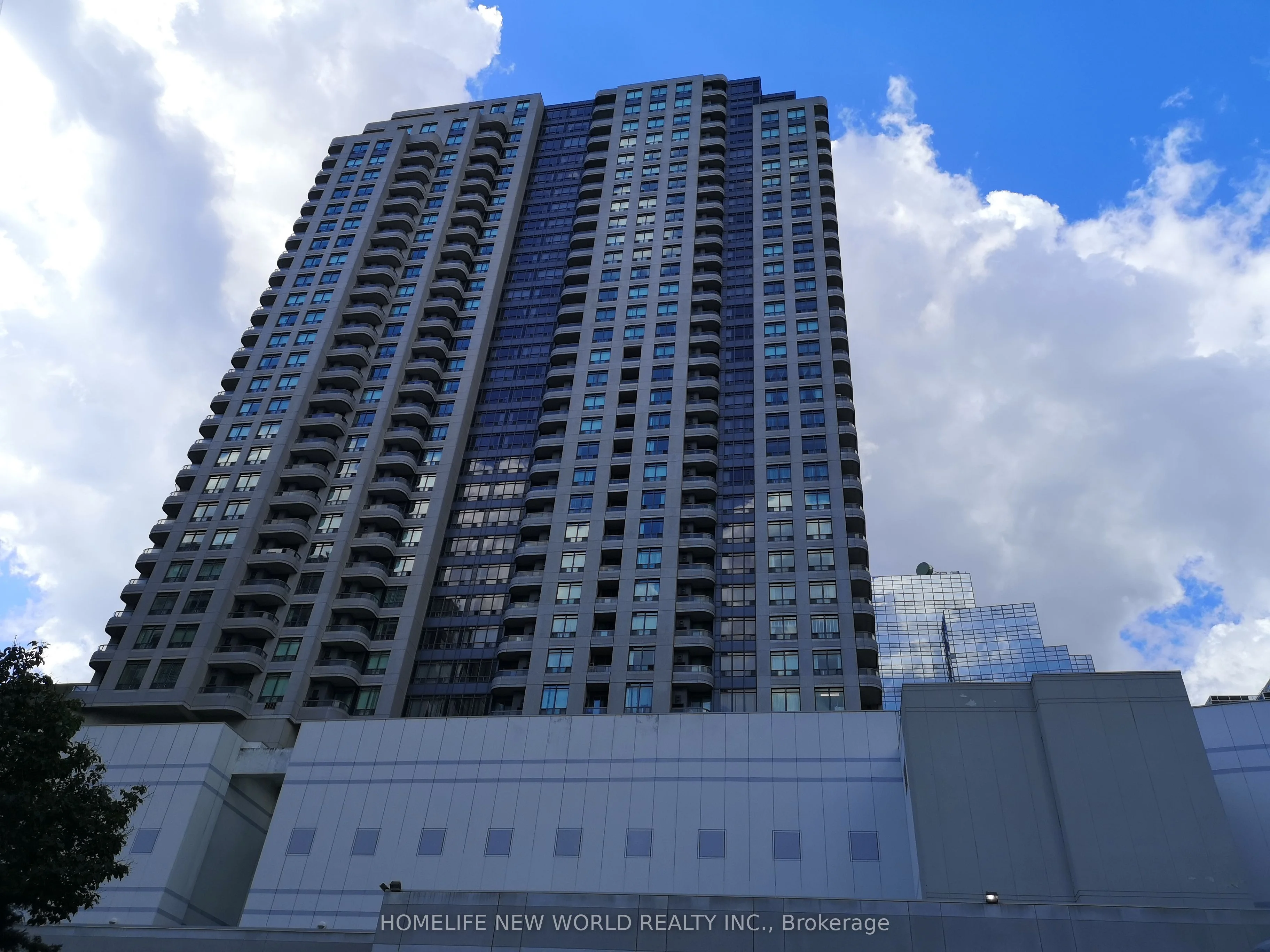 8 Hillcrest Avenue 2216, Toronto C14, ON M2N 6Y6