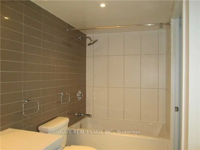 85 Queens Wharf Road 611, Toronto C01, ON M5V 0J9